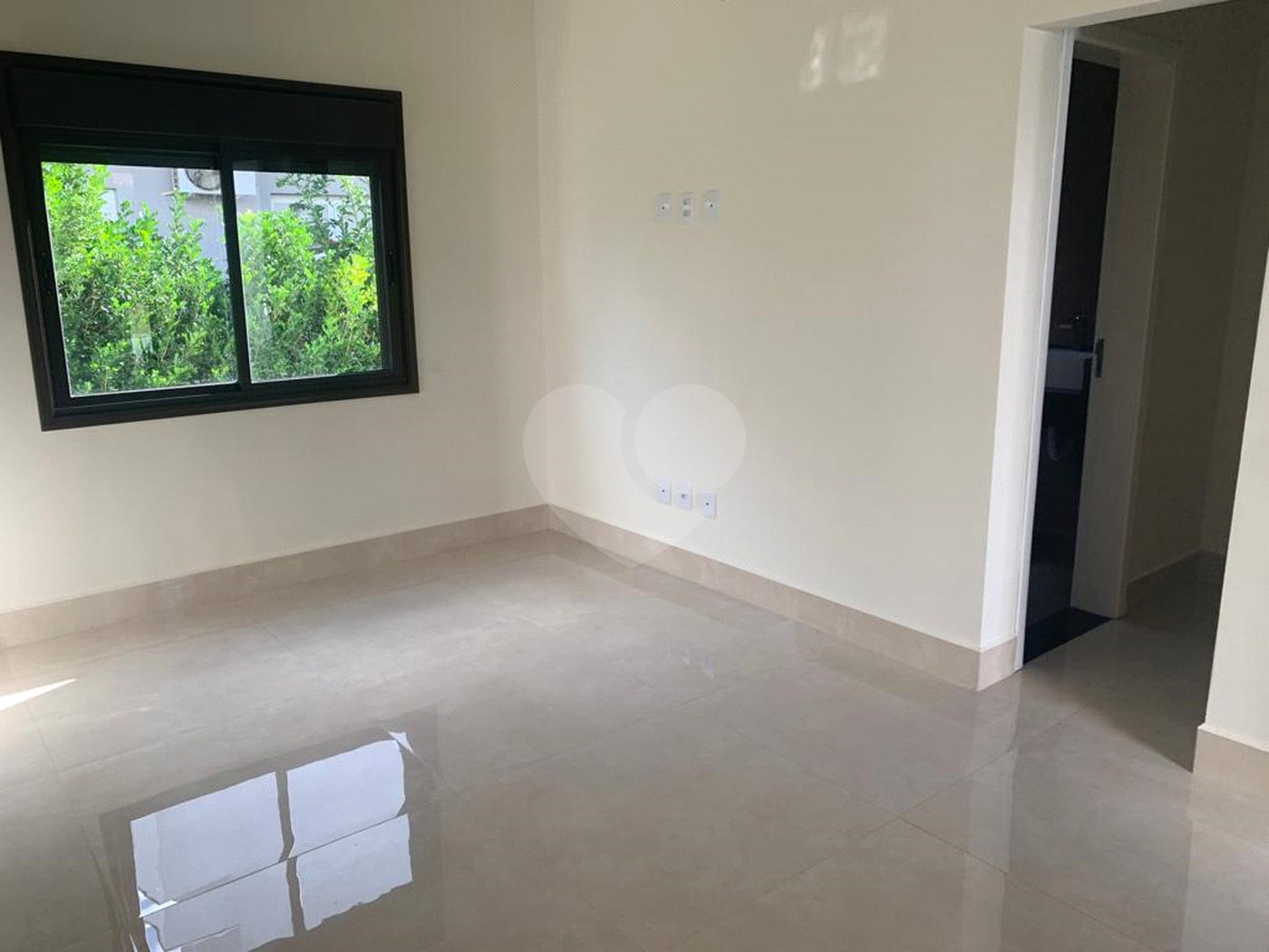 Casa à venda com 4 suítes no condomínio Lago Azul Residencial e Golfe, Araçoiaba da Serra - SP