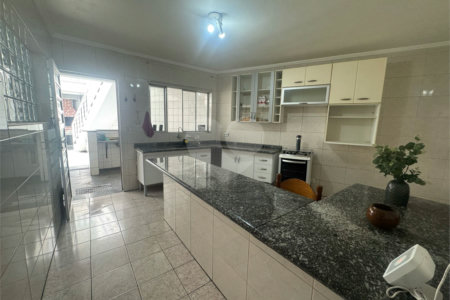 Casa à venda com 4 quartos, sendo 2 suítes, em Jardim Bela Vista, Guarulhos, SP