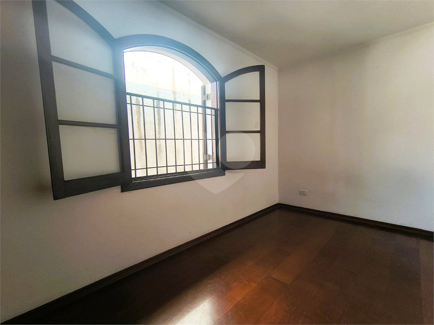 Sobrado à venda com 3 quartos, sendo 1 suíte,  em Jardim Esmeralda, São Paulo, SP