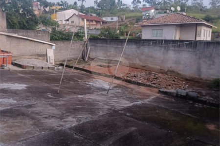 Casa à venda com 4 quartos, sendo 1 suíte,  no Centro, Salesópolis, SP