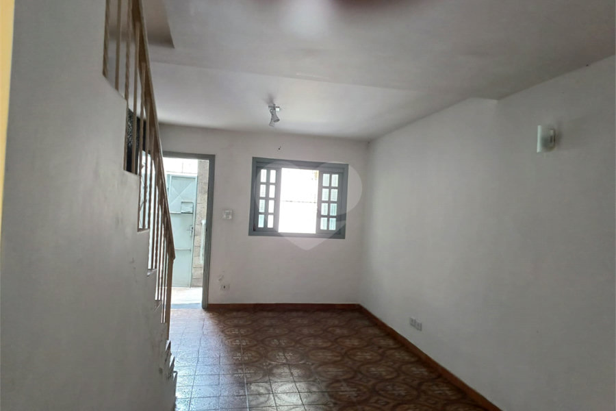 Sobrado à venda com 3 quartos em Santa Terezinha, São Paulo, SP