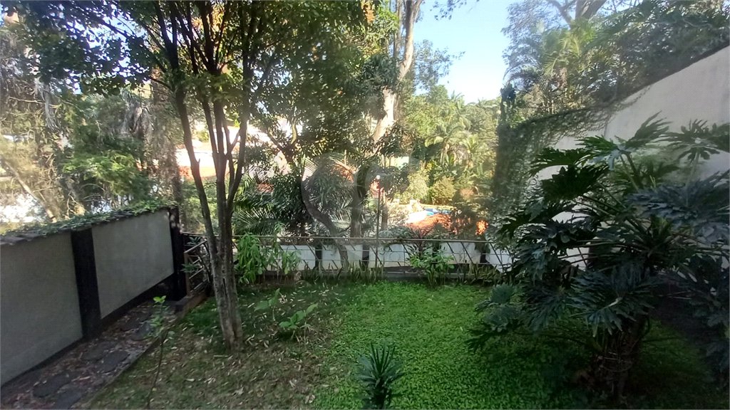 Sobrado à venda com 4 quartos, sendo 2 suítes, em Tremembé, São Paulo, SP