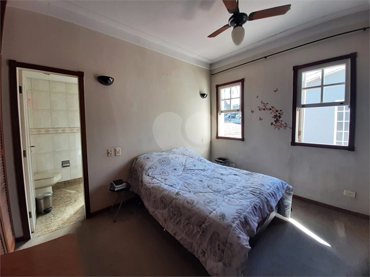 Casa à venda ou para alugar com 3 quartos, sendo 2 suítes, no condomínio Chácara das Rosas, São Paulo - SP