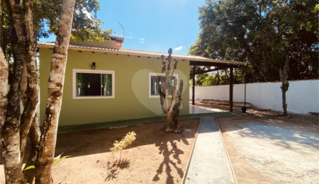 Casa em condomínio para alugar com 2 quartos, sendo 1 suíte, em Caravelas, Armação dos Búzios, RJ