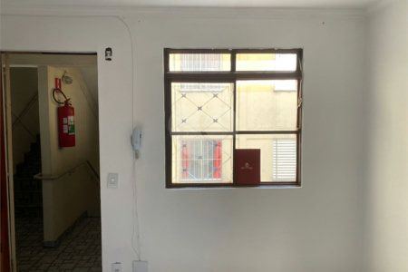 Apartamento para alugar com 2 quartos em Jardim Adriane, Itaquaquecetuba, SP