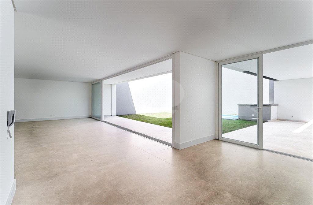 Casa à venda com 4 suítes no condomínio Edifício Jade, São Paulo - SP