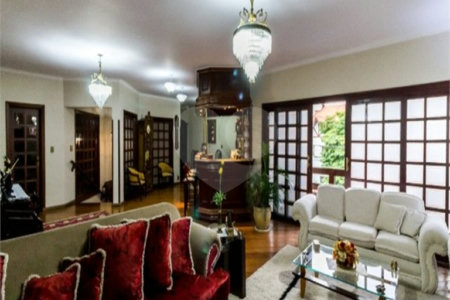 Casa à venda ou para alugar com 5 quartos, sendo 3 suítes, em Independência, São Bernardo do Campo, SP
