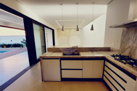 Casa à venda com 4 quartos, sendo 3 suítes, no condomínio Villa Sapezal, Indaiatuba - SP
