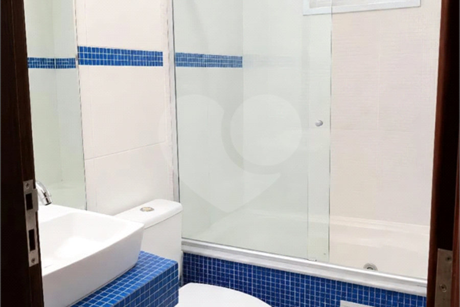 Casa à venda com 3 quartos, sendo 1 suíte, no condomínio Morada do Horto, São Paulo - SP