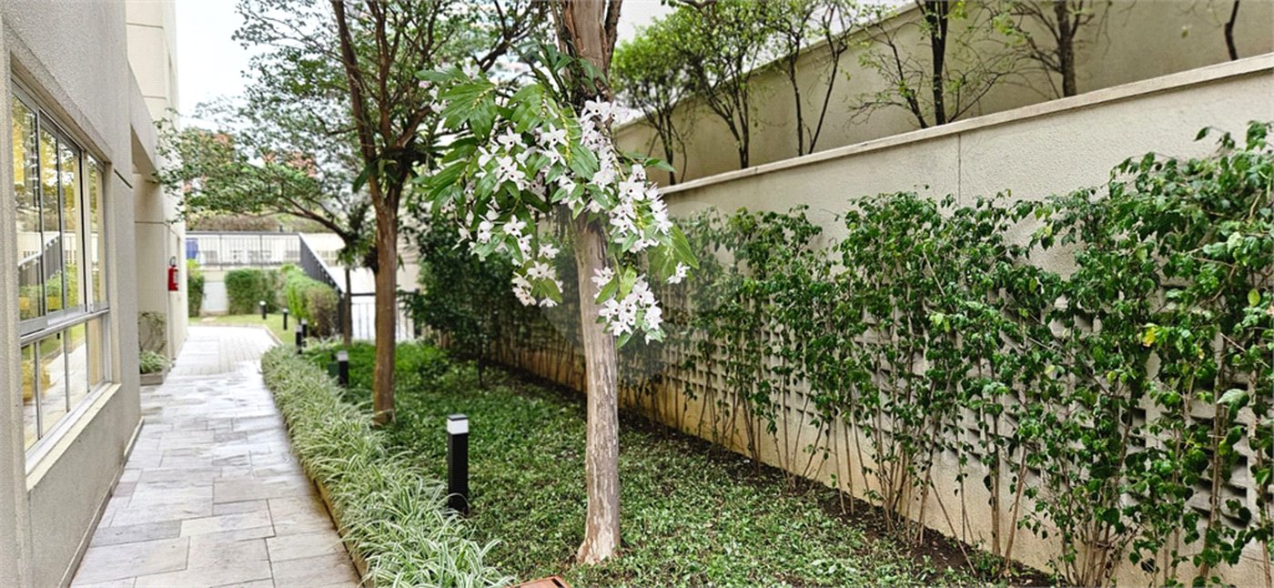 Apartamento à venda com 3 quartos, sendo 2 suítes, em Pinheiros, São Paulo, SP