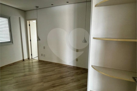 Apartamento à venda com 2 quartos, sendo 1 suíte,  em Santa Maria, São Caetano do Sul, SP