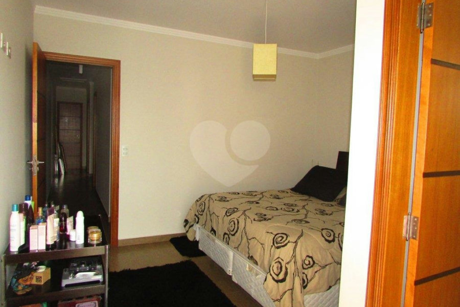 Sobrado à venda com 3 quartos, sendo 1 suíte,  em Vila Constança, São Paulo, SP