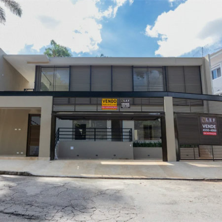 Casa à venda com 4 quartos, sendo 1 suíte,  em Jardim Guedala, São Paulo, SP