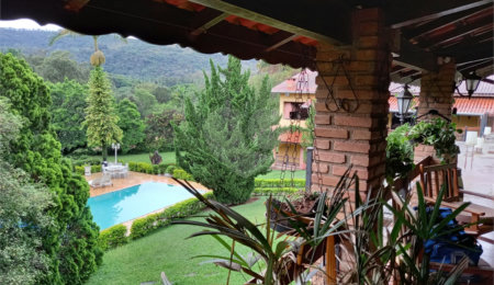 Chácara à venda com 9 quartos, sendo 7 suítes,  em Ribeirão dos Porcos, Atibaia, SP