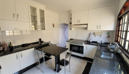 Sobrado à venda com 3 quartos, sendo 1 suíte,  em Vila dos Remédios, São Paulo, SP