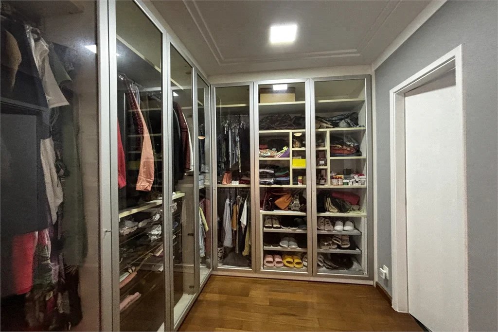 Apartamento para alugar com 3 suítes em Vila Romana, São Paulo, SP
