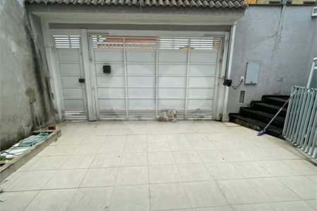 Sobrado à venda com 3 suítes em Vila Nivi, São Paulo, SP