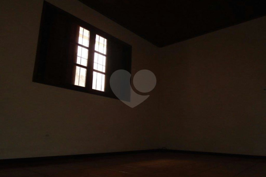 Sobrado à venda com 4 quartos, sendo 1 suíte, em Parque Edu Chaves, São Paulo, SP