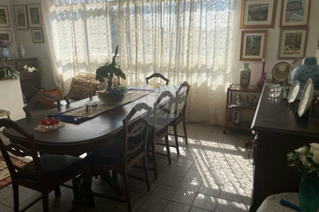 Casa à venda com 3 quartos, sendo 1 suíte, no condomínio Estância Marambaia, Vinhedo - SP