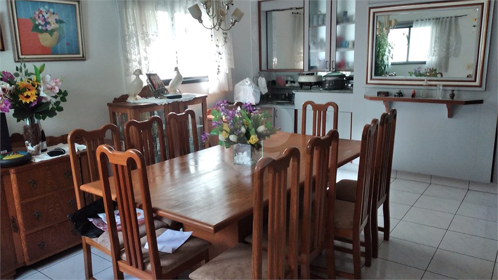 Sobrado à venda com 4 quartos, sendo 2 suítes, em Horto, São Paulo, SP