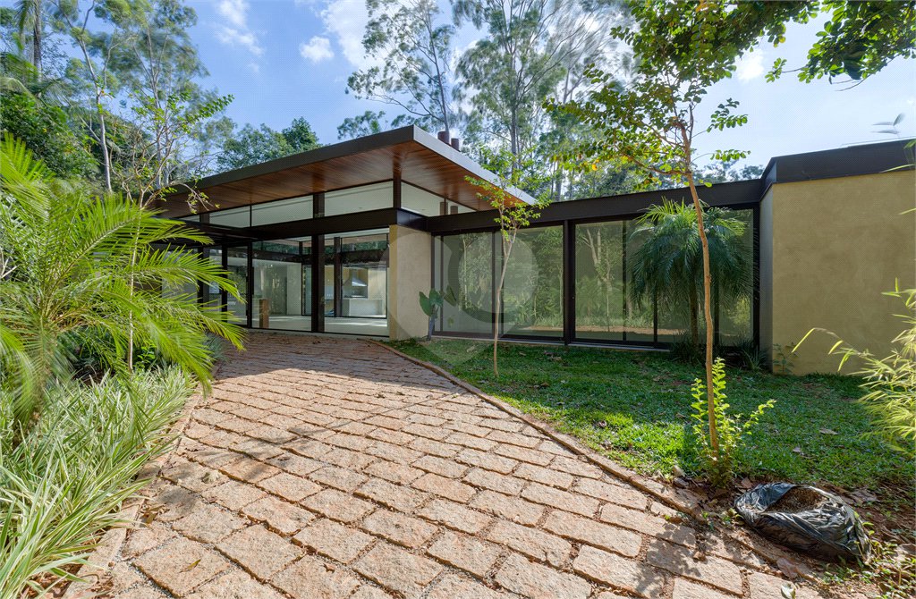 Casa à venda com 5 suítes no condomínio Chácara Flora, São Paulo - SP