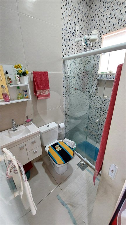 Casa à venda com 4 quartos, sendo 2 suítes, no condomínio Vivendas do Mendanha, Rio de Janeiro - RJ