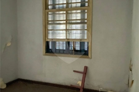 Casa à venda com 3 quartos, sendo 1 suíte, em Indianópolis, São Paulo, SP