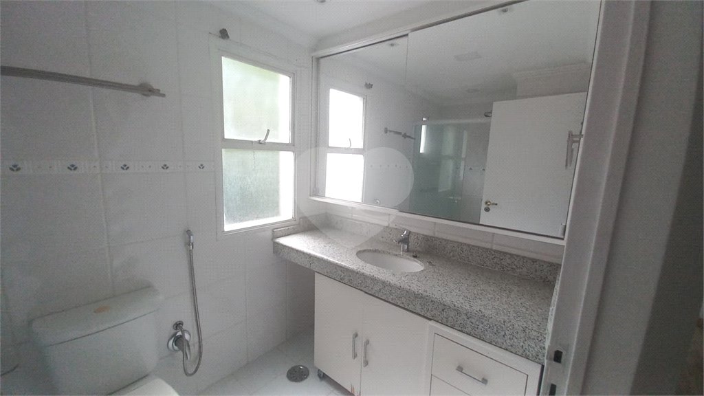Apartamento à venda com 3 quartos, sendo 1 suíte,  em Vila Andrade, São Paulo, SP
