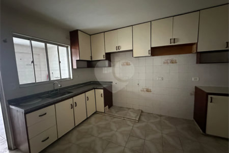 Sobrado à venda com 3 quartos em Lauzane Paulista, São Paulo, SP