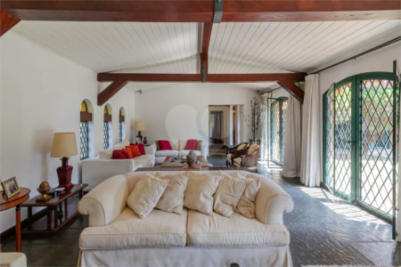 Casa à venda com 4 quartos, sendo 3 suítes,  em Jardim Guedala, São Paulo, SP