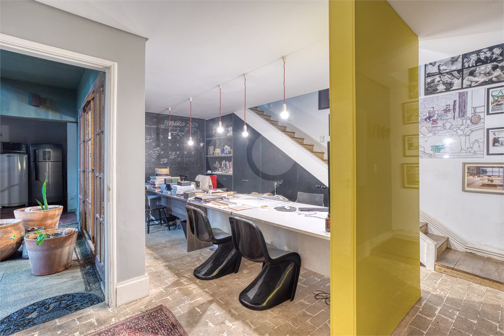 Casa à venda com 4 quartos, sendo 2 suítes, em Alto da Boa Vista, São Paulo, SP