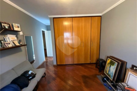 Sobrado à venda com 5 quartos, sendo 4 suítes, em Parque Jabaquara, São Paulo, SP