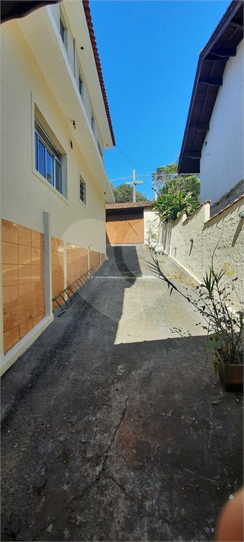 Casa à venda com 3 quartos, sendo 2 suítes, no condomínio Sausalito, Mairiporã - SP