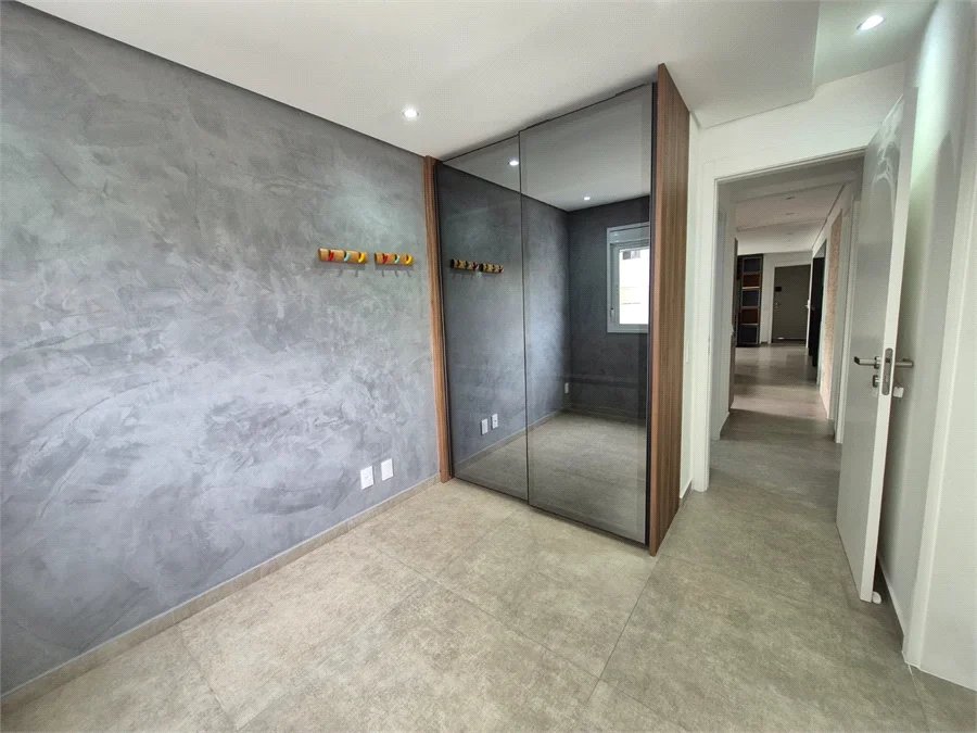 Apartamento à venda com 4 quartos, sendo 2 suítes,  em Jardim Vazani, São Paulo, SP