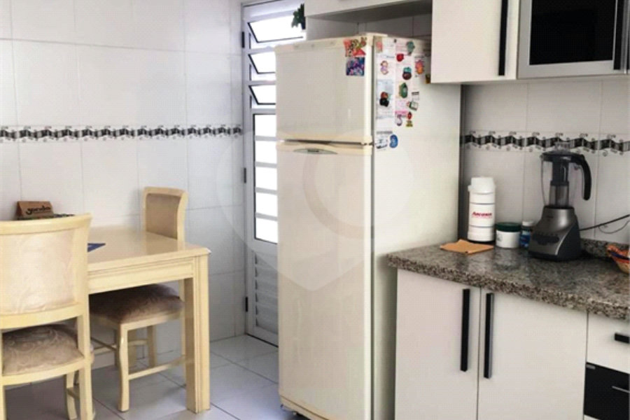 Casa à venda com 3 quartos, sendo 1 suíte, no condomínio Coelho III, São Paulo - SP