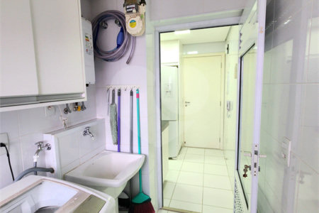 Apartamento à venda com 3 quartos, sendo 1 suíte, em Vila Firmiano Pinto, São Paulo, SP