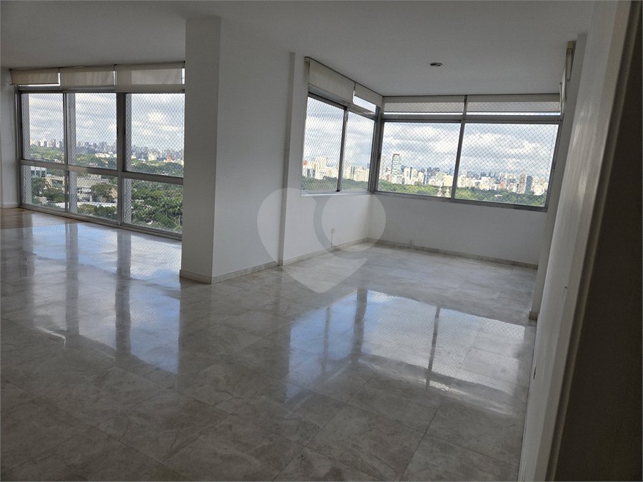 Apartamento à venda com 2 suítes em Cerqueira César, São Paulo, SP