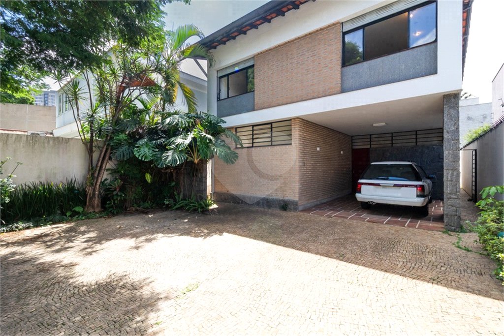 Casa à venda com 4 quartos, sendo 1 suíte, em Jardim Novo Mundo, São Paulo, SP