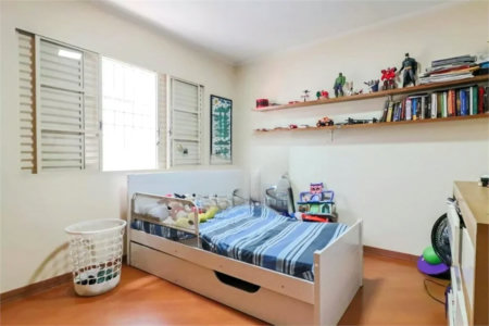Sobrado à venda com 3 quartos, sendo 1 suíte, em Jardim Centenário, São Paulo, SP