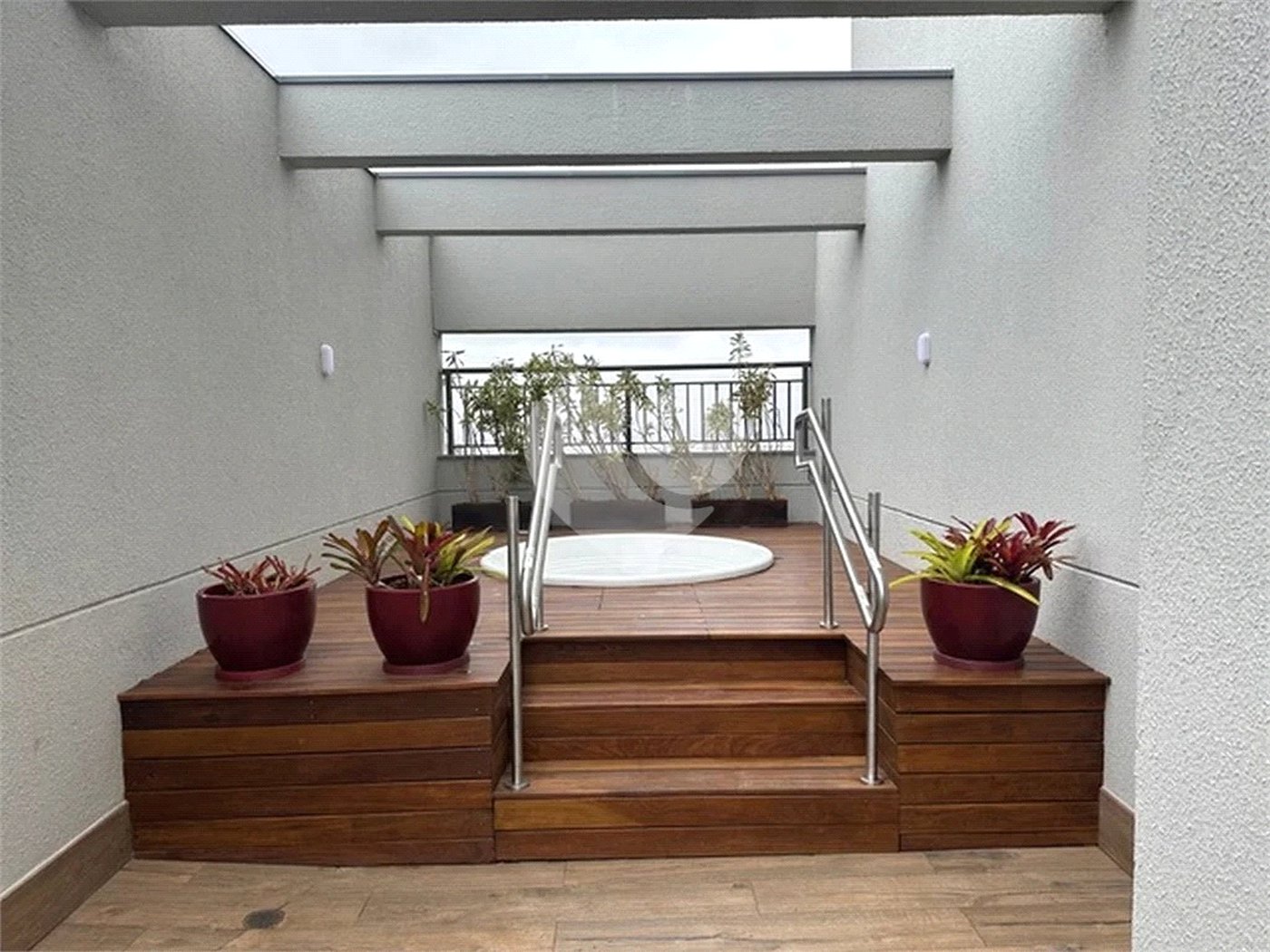 Apartamento - Prox Paulista - 1 quarto - varanda - 1 banheiro - sem garagem