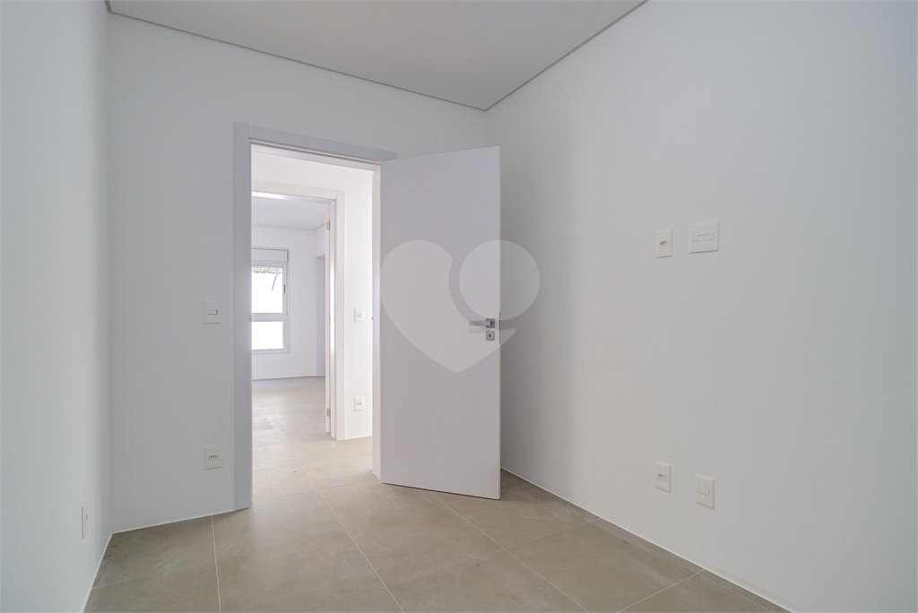 Casa à venda ou para alugar com 3 suítes no condomínio Jardim Flora, São Paulo - SP