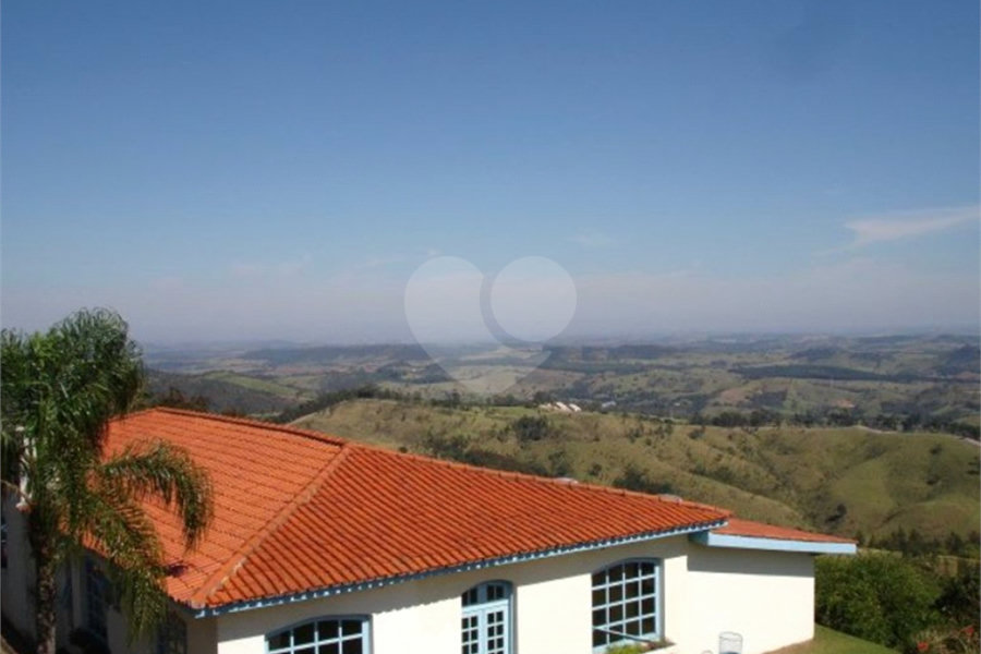 Chácara à venda com 6 quartos, sendo 2 suítes, no Centro, Serra Negra, SP