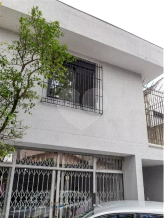 Casa à venda com 4 quartos, sendo 2 suítes, em Vila Gumercindo, São Paulo, SP