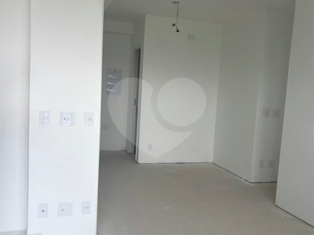 Apartamento à venda com 3 quartos, sendo 1 suíte, em Barueri, Barueri, SP