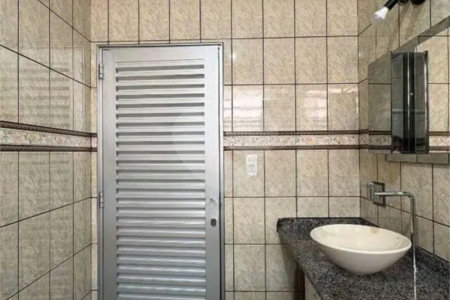 Casa à venda com 3 quartos em Vila dos Remédios, São Paulo, SP