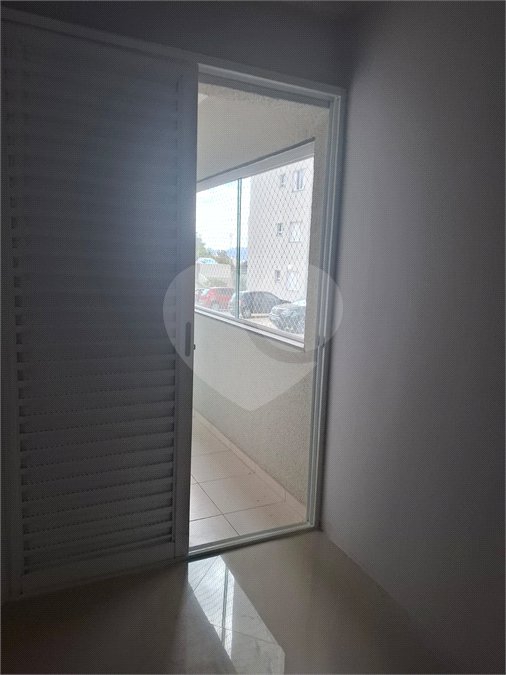 Apartamento à venda com 3 quartos, sendo 1 suíte,  em Vila São Sebastião, Mogi das Cruzes, SP