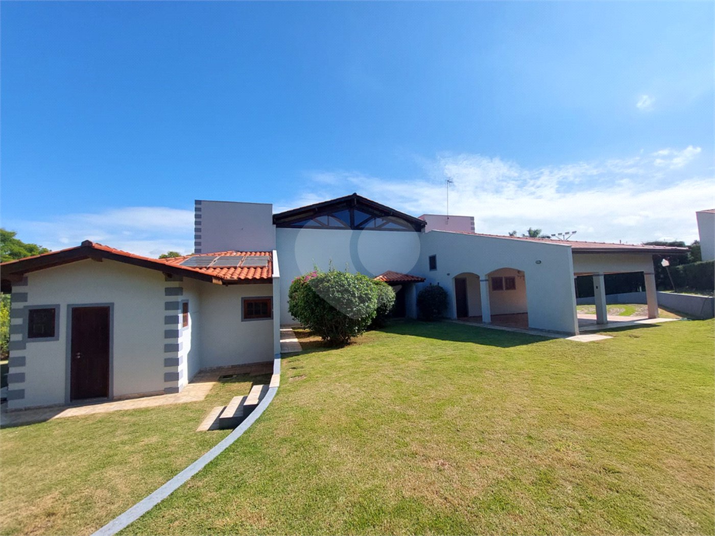 Casa à venda com 4 suítes no condomínio Monte Belo, Salto - SP