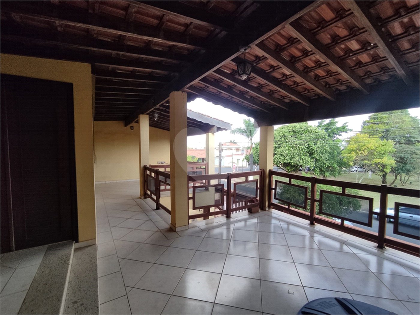 Sobrado espaçoso com 3 quartos,no Parque Fehr á Venda!