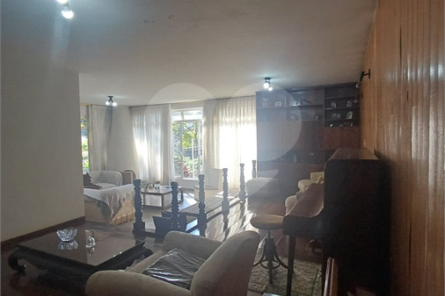 Sobrado à venda com 5 suítes em Vila Albertina, São Paulo, SP