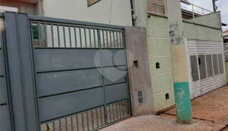 Sobrado à venda com 2 suítes em Vila Nivi, São Paulo, SP